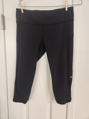 Lululemon Black Cropped Athletic Leggings